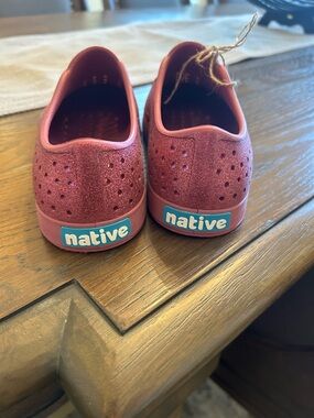 Native Kids Jefferson Slip-On Water Shoes in Sparkle Rose